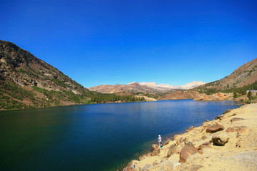 Fototapeta na wymiar Sunny view of the Elery Lake