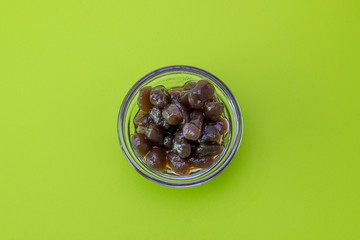 ガラス容器にはいったタピオカ