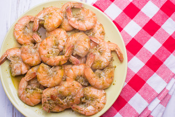 shrimp with pesto sauce