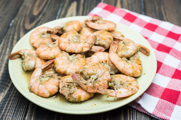 shrimp with pesto sauce