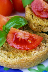 Bruschetta con basilico