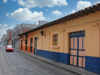 Obraz premium Colonial streets of city of Latacunga in Ecuador, capital of the Cotopaxi Province