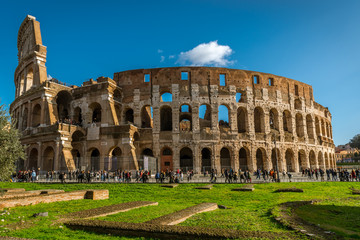 Fototapeta premium ROME, LAZIO / ITALY - JANUARY 02 2020: Colosseum before COVID-19 