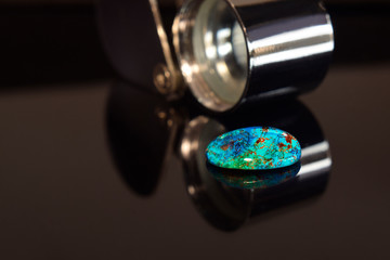 opal Is a gem that has beautiful colors Rare and expensive In the gemstone clamp
