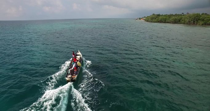 Some fishermen going to cath fishes