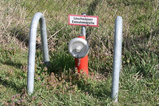 Schild Löschwasser Entnahmestelle