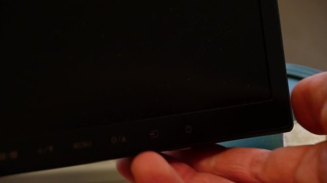 switching off a desktop display screen