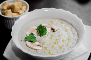 cream of mushroom soup with mushrooms
