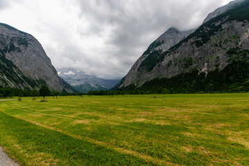 Fototapeta premium scenery in the alps (großer Ahornboden) 