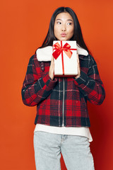 Fototapeta premium girl with gift box