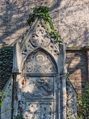 Ein gut erhaltener Biedermeier  Friedhof, heute nur noch Gedenkstaette. 1791 wurde Wolfgang A....