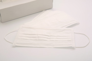 マスクとティッシュ