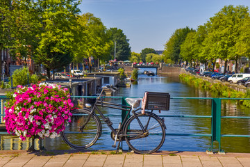 Fototapeta na wymiar Beautiful view on Amsterdam canal