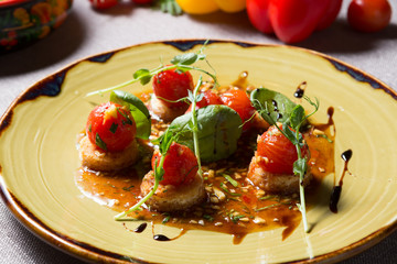 Cherry tomatoes with croutons