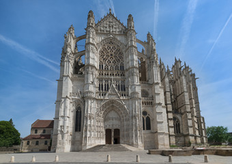 Fototapeta na wymiar The Cathedral of Saint Peter of Beauvais (Cathédrale Saint-Pierre de Beauvais) Beauvais Cathedral is Roman Catholic church of the Gothic style in the northern town of Beauvais, France. 