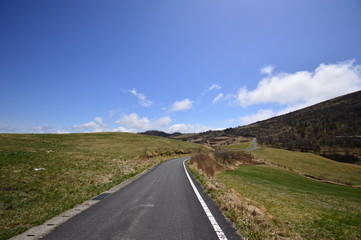 高原の一本道　四国カルスト