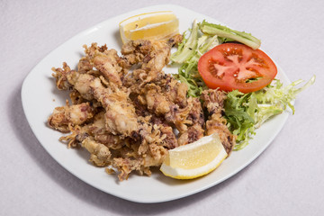 Chipirones with lemon