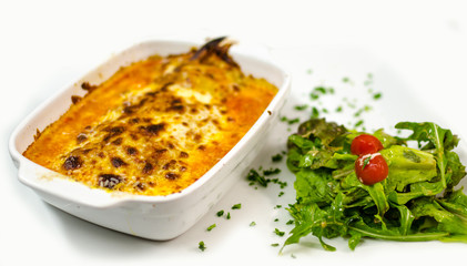 Poisson gratiné et sa salade