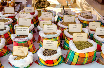 &Eacute;pices d'un march&eacute; cr&eacute;ole