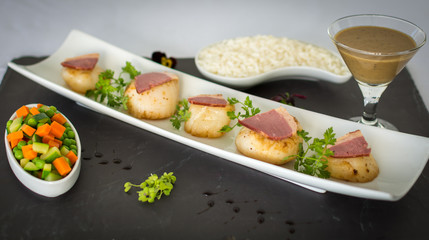 Noix de Saint-Jacques au canard
