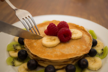 pancakes et fruits