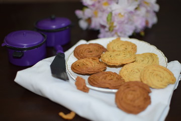 Chocolate and vanilla flavor whole wheat cookies  