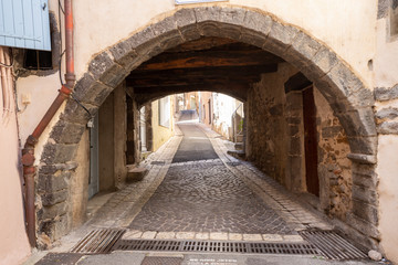 Altstadtidylle in Cogolin, einer Kleinstadt in der Provence im Süden Frankreichs