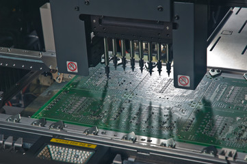Production electronic component SMD SMT (Surface Mount Technology)