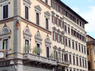 The fresh appearance of the medieval buildings of Florence is no different from the modern buildings on the streets of the city.