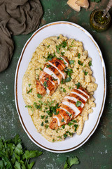 American dish Mac and cheese with chicken