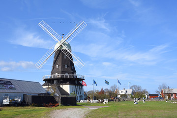 Obraz premium Sandviks Kvarn eine Holländerwindmühle in Sandvik auf Öland