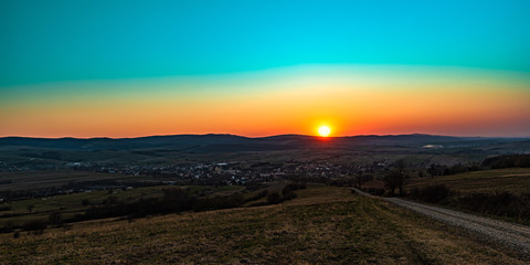 Zachód słońca , góry, wiosna, wioska, miejscowość,    © Kamil