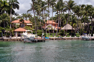 Casa lujosa frente al mar