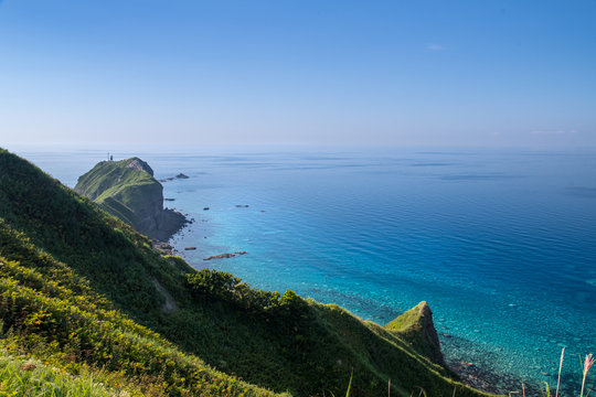 神威岬と青空の風景 / 北海道積丹町の観光イメージ