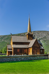 Fototapeta na wymiar Stabkirche von Lom, Innlandet, Norwegen