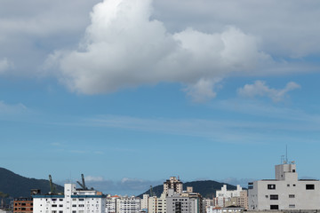 Fototapeta na wymiar city with blue sky and cloud