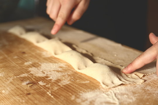 Ravioli artigianali vegetariani fatti in casa secondo antica tradizione italiana