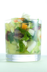 Zuppa di verdure, minestrone, al bicchiere
