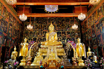 Golden Buddha in Wat Phanan Choeng - Ayutthaya - Thailand