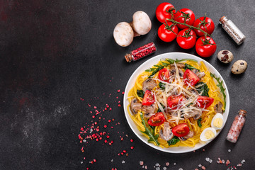 Spaghetti with mushrooms, cheese, spinach, rukkola and cherry tomatoes