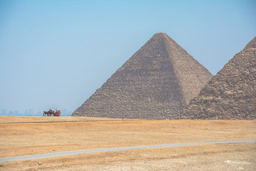 Fototapeta na wymiar Complexo das pirâmides de gizé no egito