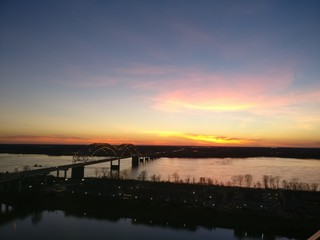 Naklejka premium sunset over the bridge