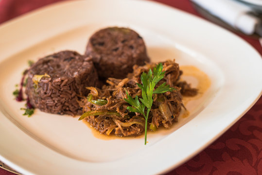 ropa vieja comida t&iacute;pica cubana
