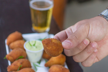 Porção de coxinha de frango frita