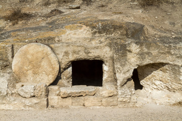 typical israelite tomb from New Testament times