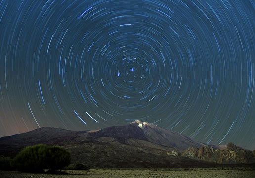 Nocne niebo nad wulkanem Teide - Teneryfa
