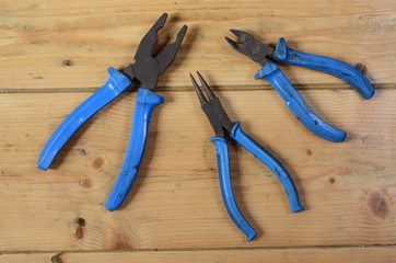 pliers