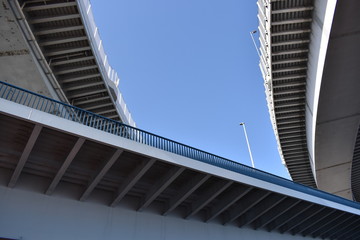 L&iacute;neas y puentes