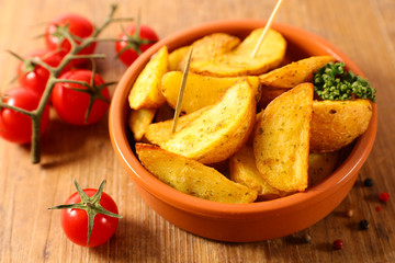 patatas bravas with spicy and tomato