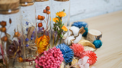 ドライフラワーとフラワーボトル